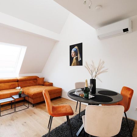 Symphony Apartments 42 - Modern Loft With Terrace And Grill In Central Location 비엔나 외부 사진